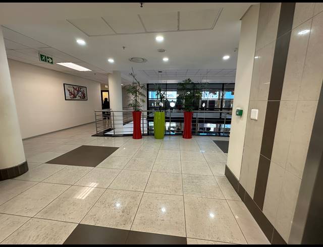 66M² OFFICE TO LET IN SANDTON CENTRAL